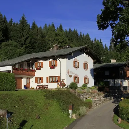 Ferienwohnung Haus Karlsbad Апартаменты
